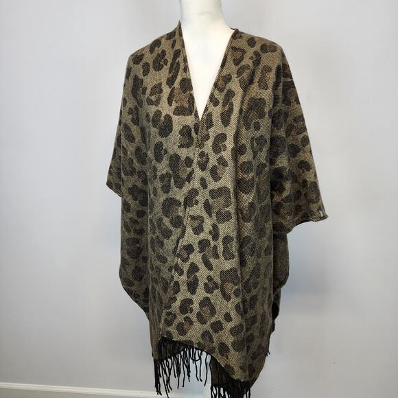 Woolrich Leopard Print Shawl Wrap One Size Brown Fringe Viscose Blend Mature - Picture 1 of 10